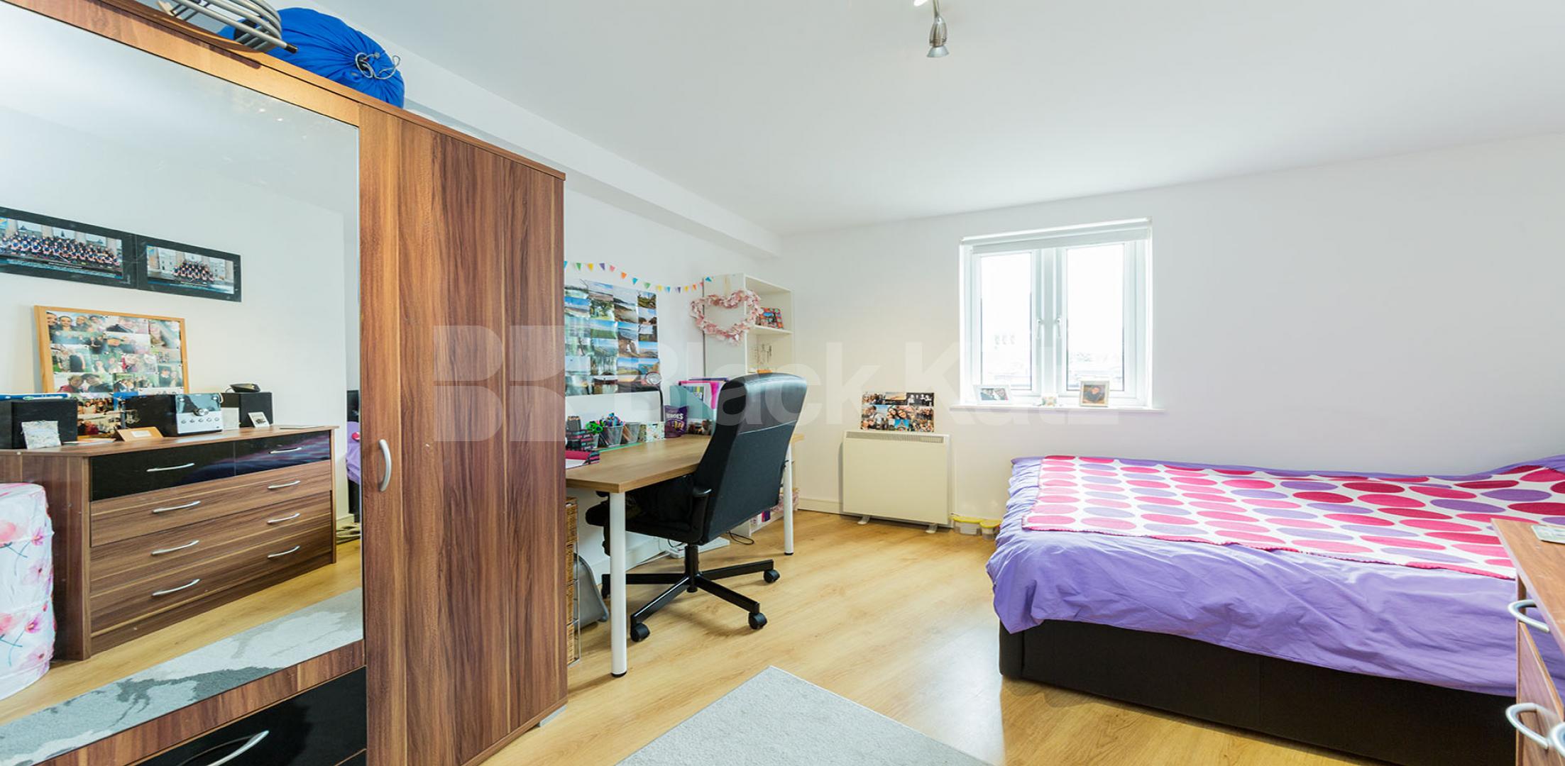 			3 Bedroom, 1 bath, 1 reception Apartment			 Criterion Mews, ARCHWAY N19